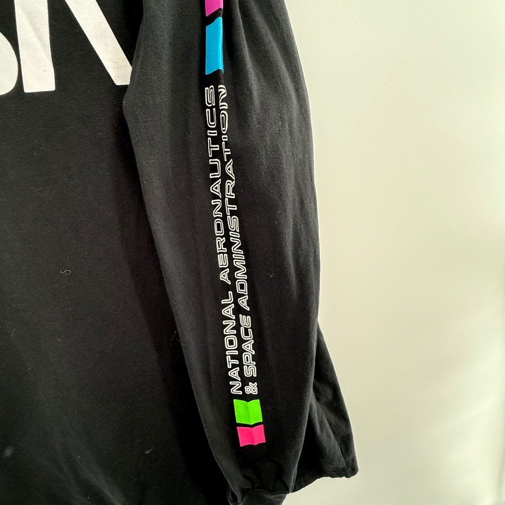 NASA Hyper Space Black Long Sleeve Graphic Tee Pop Art Astronaut Back XL - Picture 3 of 4